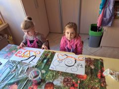 wyklejanie plasteliną