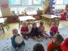 Gra na instrumentach perkusyjnych 
