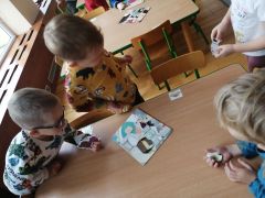 Pucio. Gdzie to położyć?- określanie położenia przedmiotów
