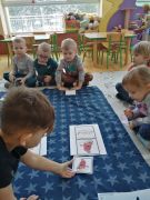 "Zimowe zabawy"- dobieranie pasujących obrazków