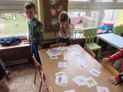 zajęcia matematyczne - "Co do siebie pasuje?"