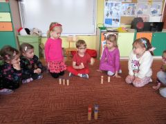 "Szukaj dźwięku" - zabawa słuchowa