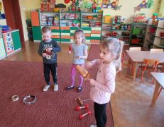 zabawa "Jestem muzykantem"