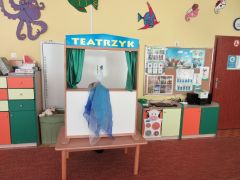 teatrzyk "Historia śniegowego bałwanka co przed wiosną do morza uciekał" wg. E. Szelburg - Zarembiny