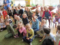 "Przyjście wiosny" J. Brzechwa inscenizacja pracowników przedszkola