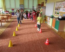 zabawy ruchowe z jajeczkami