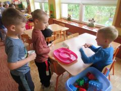 Kupujemy - sprzedajemy
zabawa tematyczna w ramach zajęć matematycznych