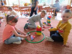 Kupujemy - sprzedajemy
zabawa tematyczna w ramach zajęć matematycznych