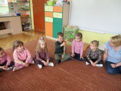 granie na dzwonkach z wykorzystaniem dźwięków pentatoniki