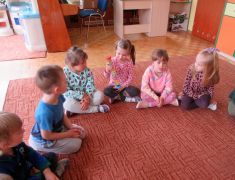 granie na dzwonkach z wykorzystaniem dźwięków pentatoniki