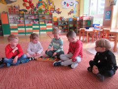 granie na dzwonkach z wykorzystaniem dźwięków pentatoniki