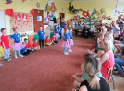 występ dla mamy i taty