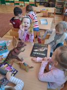 zabawy z dinozaurami