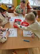 "Igloo"- rysowanie flamastrem po śladzie