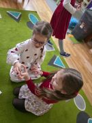 "Poszukiwacze połówek"- zabawa integracyjna