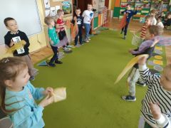 Zabawa „Taniec chust” 