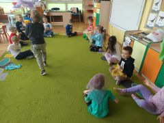 Zabawa „Taniec chust” 