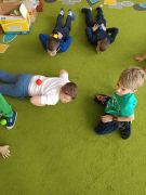 Zabawa „Piłeczkowe tańce” 