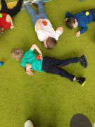 Zabawa „Piłeczkowe tańce” 