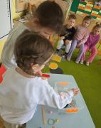 Zabawy badawcze z wodą