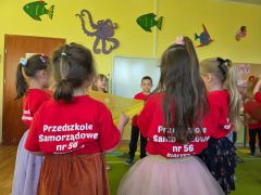 "Słoneczna karuzela"-zabawa do piosenki