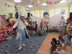 zabawy, tańce i konkursy z teatrem "Orzełek"
