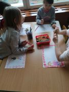 "Kogo kocham, kogo lubię"- rysowanie flamastrami i kredką