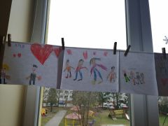 "Kogo kocham, kogo lubię"- rysowanie flamastrami i kredką