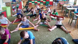 Ćwiczymy z szarfami.