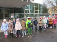 grupa V w teatrze lalek