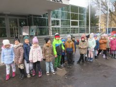 grupa V w teatrze lalek