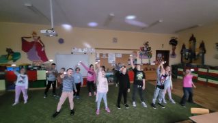 zabawa z latarkami
