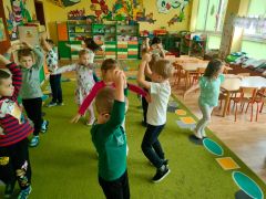 „Laleczka na palcach”