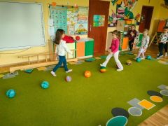 „Piłkowy tor przeszkód” 