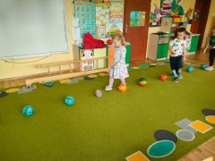 „Piłkowy tor przeszkód” 