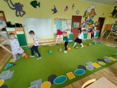 „Piłkowy tor przeszkód” 