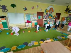 „Piłkowy tor przeszkód” 