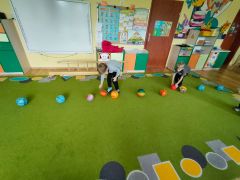 „Piłkowy tor przeszkód” 