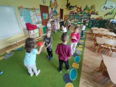 „Zabawa w piłkowe przechwytywanie” 