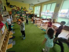 „Zabawa w piłkowe przechwytywanie” 