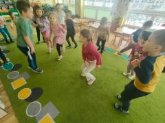 „Wędrówka po lesie”