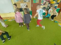 „Wędrówka po lesie”