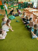 „Turlające buteleczki”