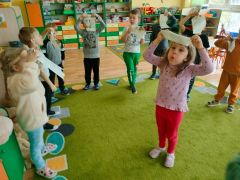 „Tańczące gazety” 