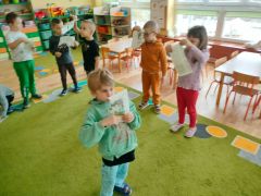 „Tańczące gazety” 