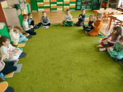 „Zgniatanie gazet”