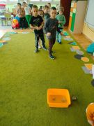 „Zgniatanie gazet”