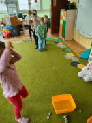 „Zgniatanie gazet”