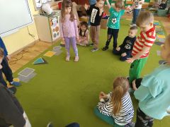 Zabawa „Wiosenne ptaki” – metoda K. Orffa 