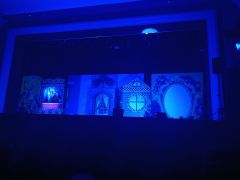 W teatrze